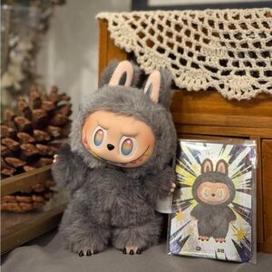 BIG ENERGY LABUBU POP MART